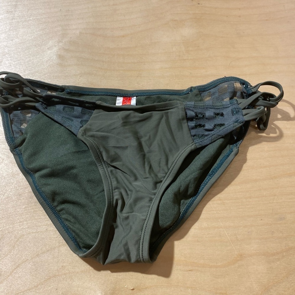 Gossip Women's Green Bikini Bottom Size Medium (BP)